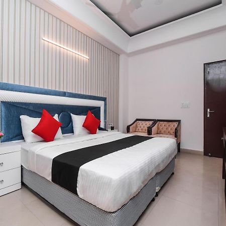 Capital O 16676 Near Noida City Center Exterior photo