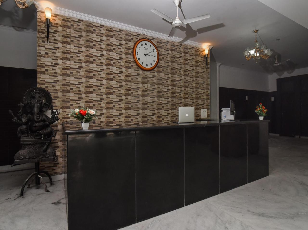 Capital O 16676 Near Noida City Center Exterior photo