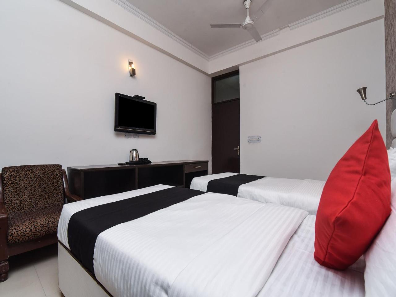 Capital O 16676 Near Noida City Center Exterior photo